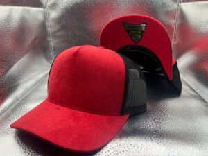 Helmet Gamuza 5 Panel Suede Trucker Curva Rojo-Negro